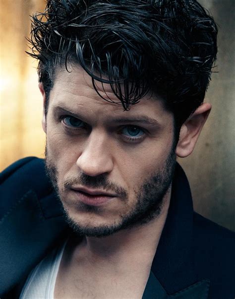 Iwan Rheon .